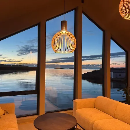 Oceanview Jacuzzi, Sauna & Sea Views
