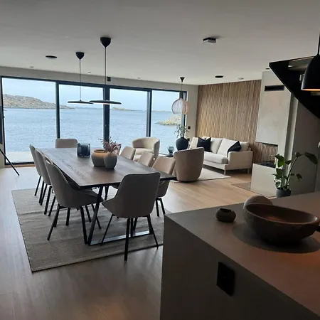 Oceanview Jacuzzi, Sauna & Sea Views Prázdninový dům Karmoy