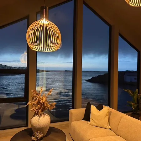 Oceanview Jacuzzi, Sauna & Sea Views Karmoy