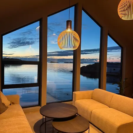 Oceanview Jacuzzi, Sauna & Sea Views * Karmoy