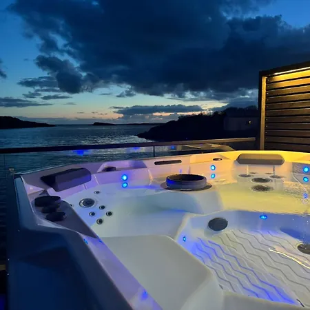 Oceanview Jacuzzi, Sauna & Sea Views Prázdninový dům